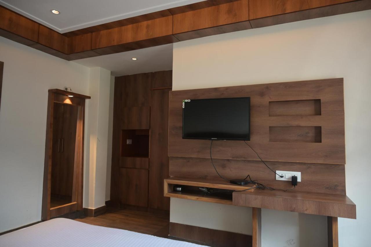 Hotel Apple Blossom B$B Manāli Buitenkant foto